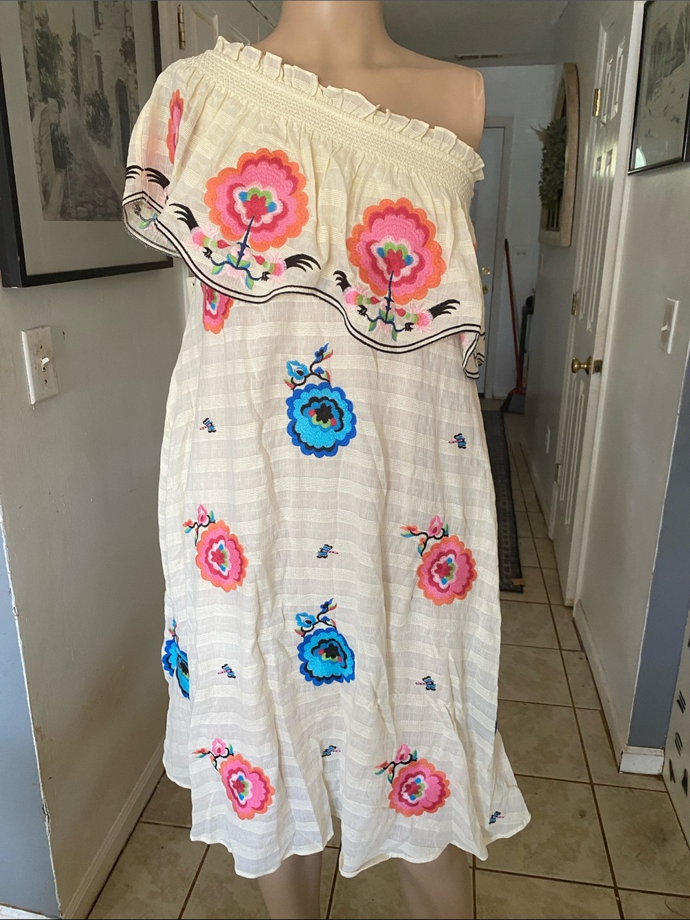Anthropologie NWT Tracy Reese plenty Cream One-Shoulder Floral Embroidered Midi